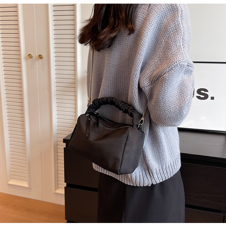 Custom Logo Nylon Cloud Handba - đánh giá và giá Women Bags Logo