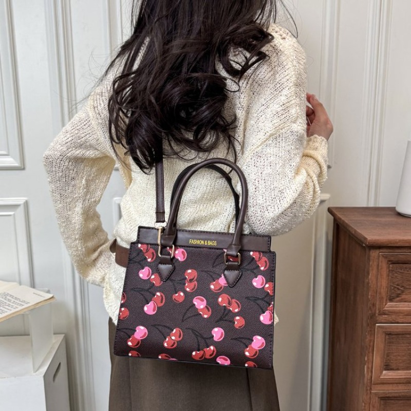 Classic Trendy Vintage Diaper  - đánh giá và giá Women Bags Logo